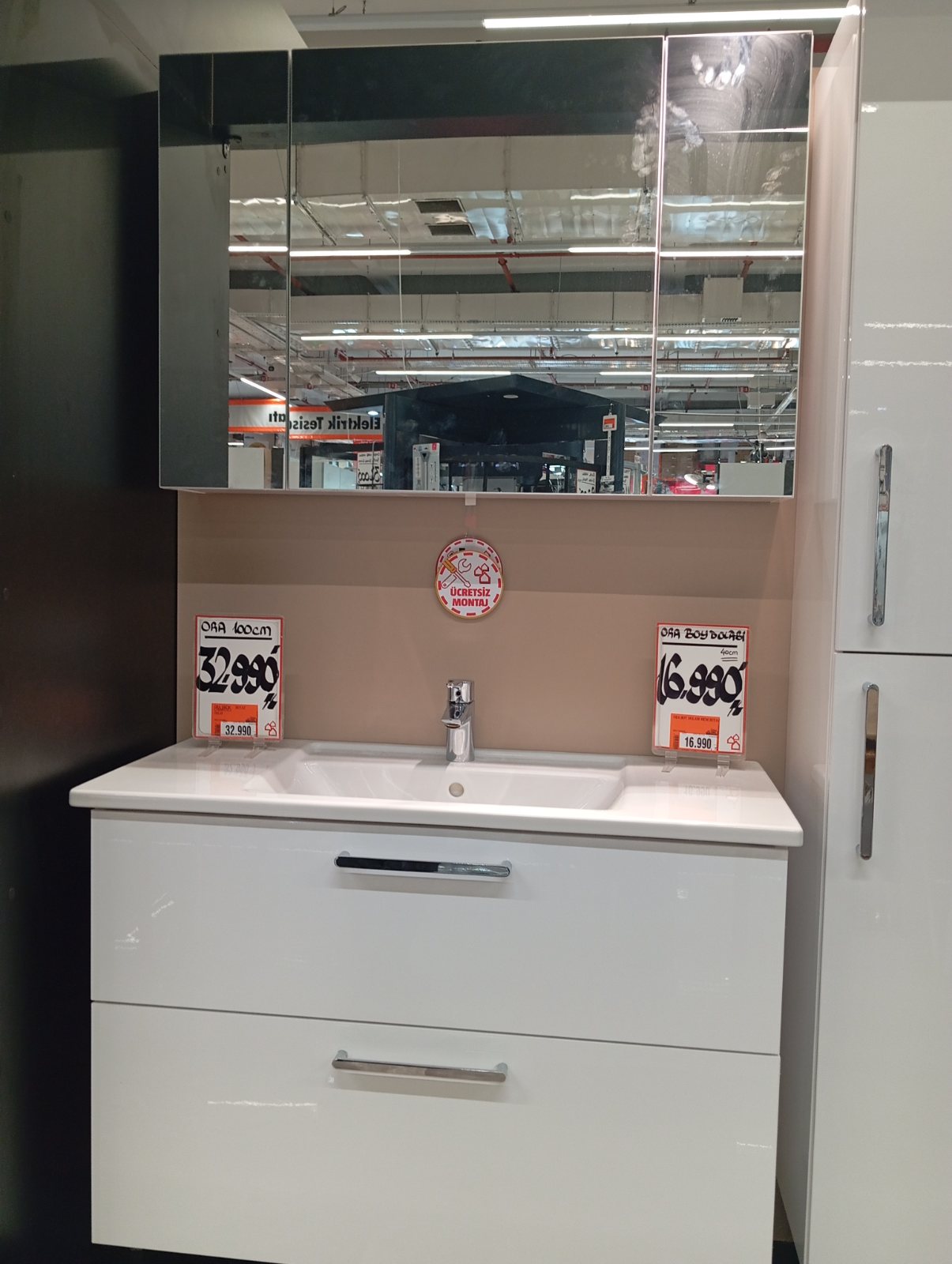 Beyaz Banyo Dolabı ve Lavabo Seti