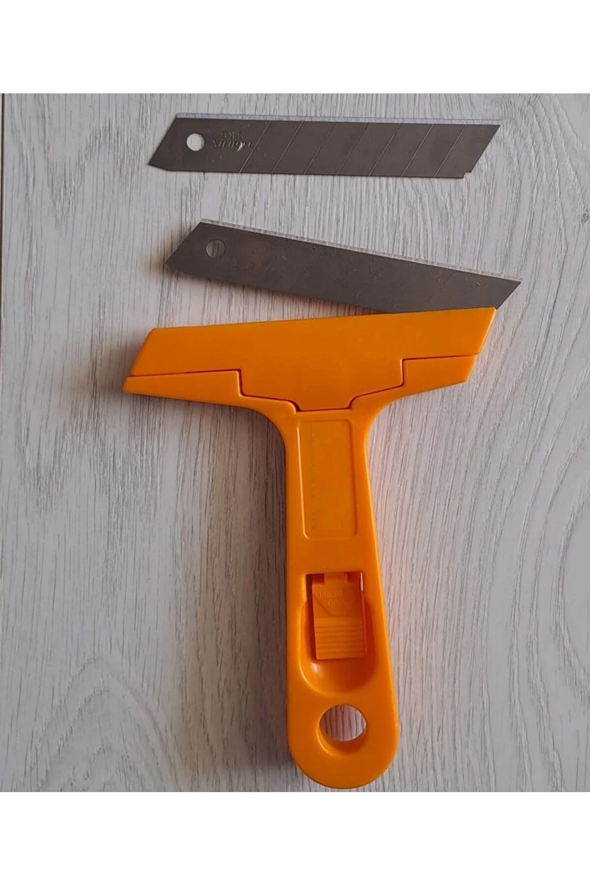 Çok Fonksiyonlu Profesyonel Cam Kazıma Bıçağı 2 Adet Yedek Bıçak Hediyeli