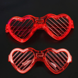 Kırmızı Led Işıklı Kalp Gözlük – 3 Modlu Parti Glow Gözlüğü