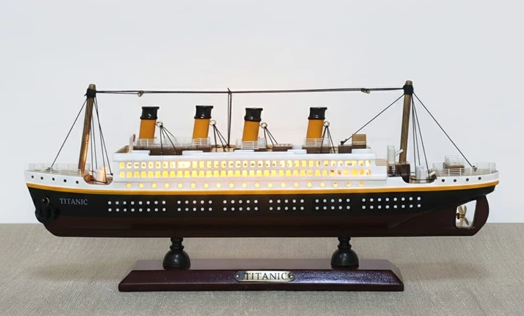 Özel Tasarım Ahşap Işıklı Titanik Gemi Alk4613